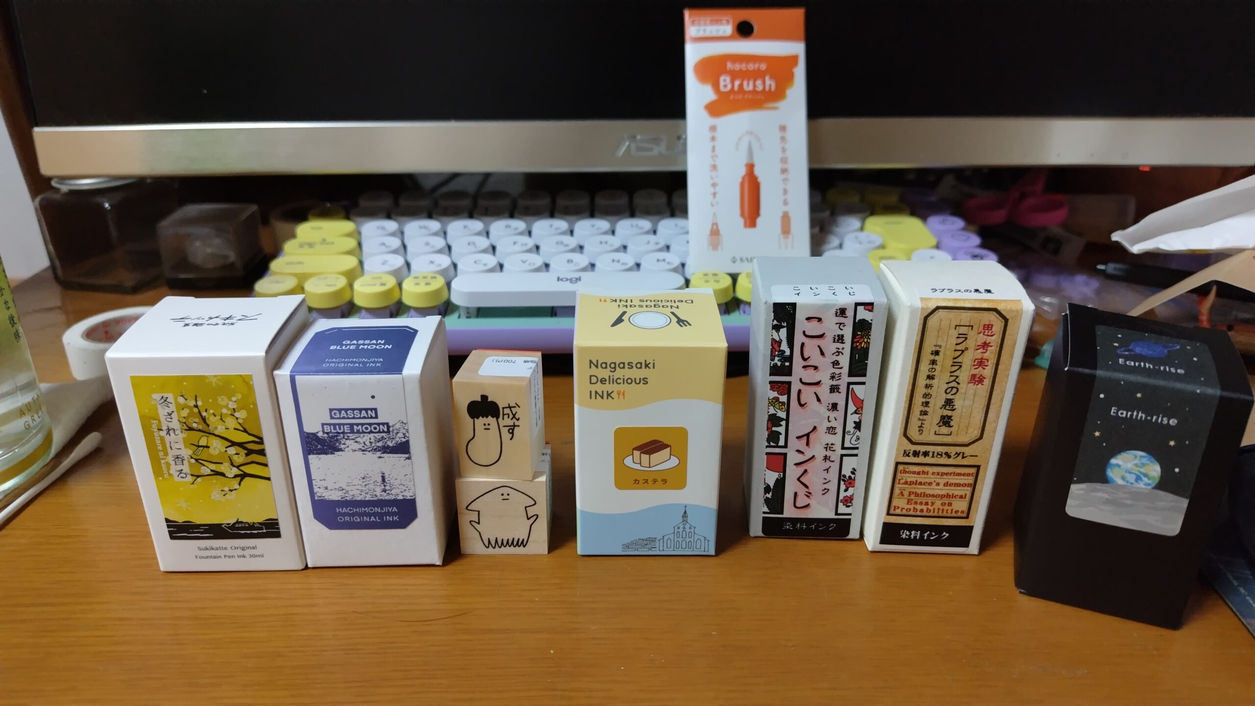 最近購入した文具等を並べる